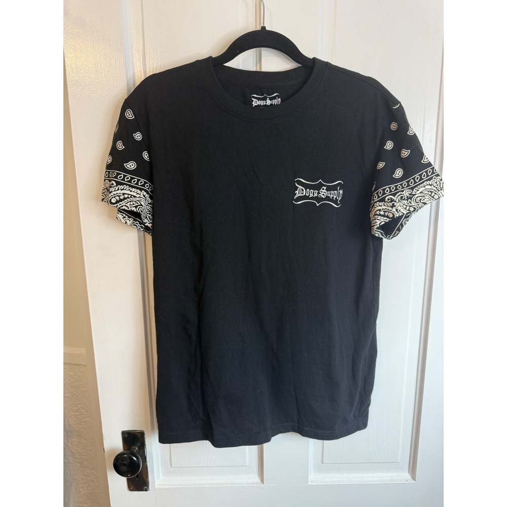 Dogg Supply by Snoop Dogg Mens Black Bandana Paisley Sleeve Graphic T-Shirt